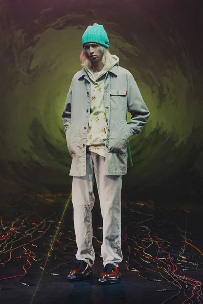 Look 18